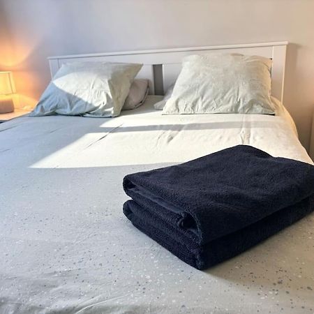 Appartement Confort Avec Balcon - Champigny Bagian luar foto