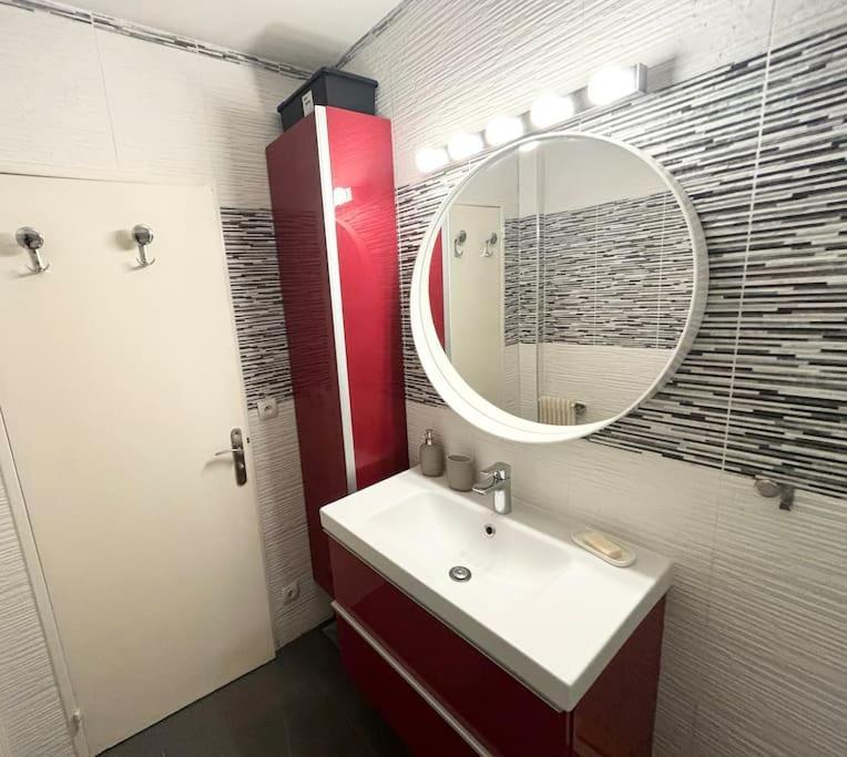 Appartement Confort Avec Balcon - Champigny Bagian luar foto