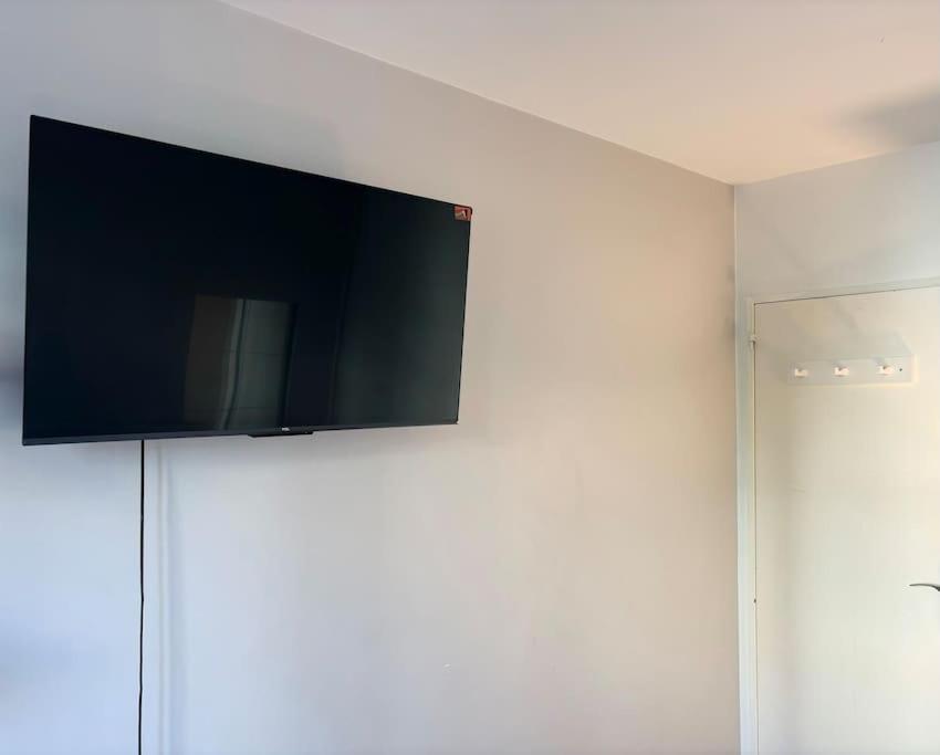 Appartement Confort Avec Balcon - Champigny Bagian luar foto