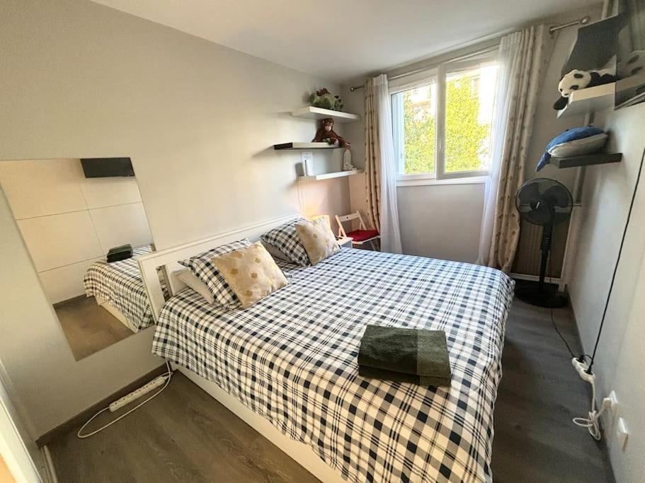 Appartement Confort Avec Balcon - Champigny Bagian luar foto
