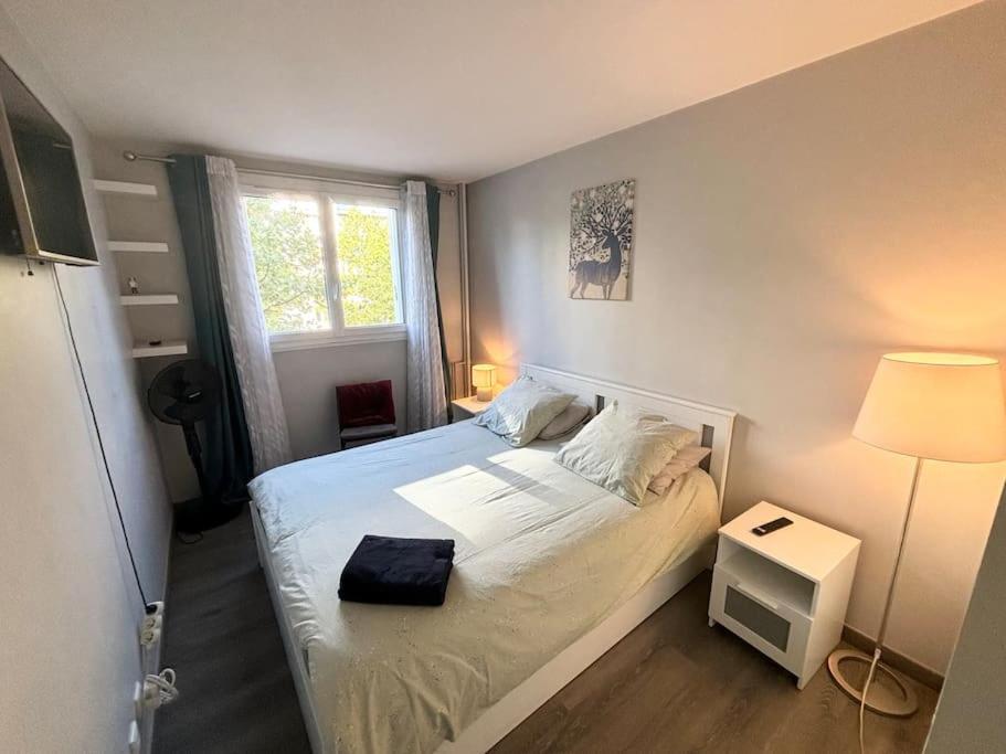 Appartement Confort Avec Balcon - Champigny Bagian luar foto