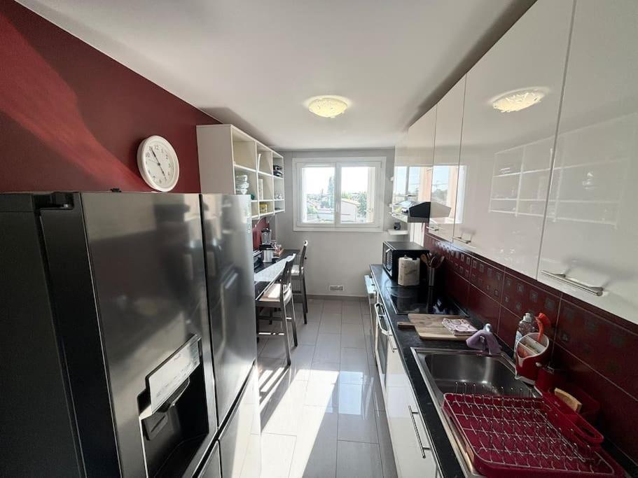 Appartement Confort Avec Balcon - Champigny Bagian luar foto